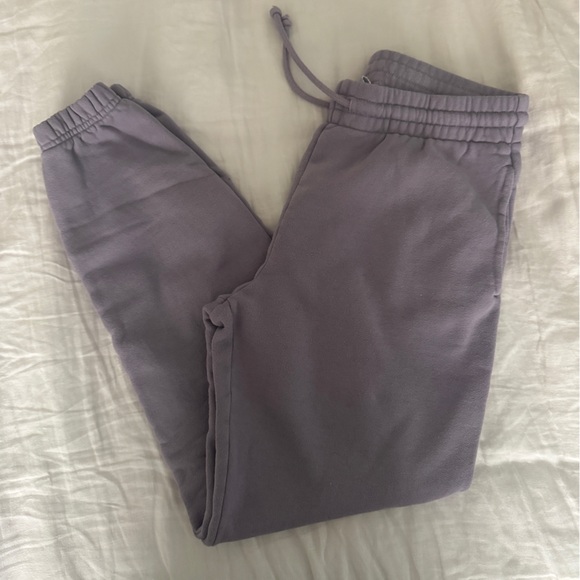 Aritzia Pants - Aritzia Lavender Joggers
